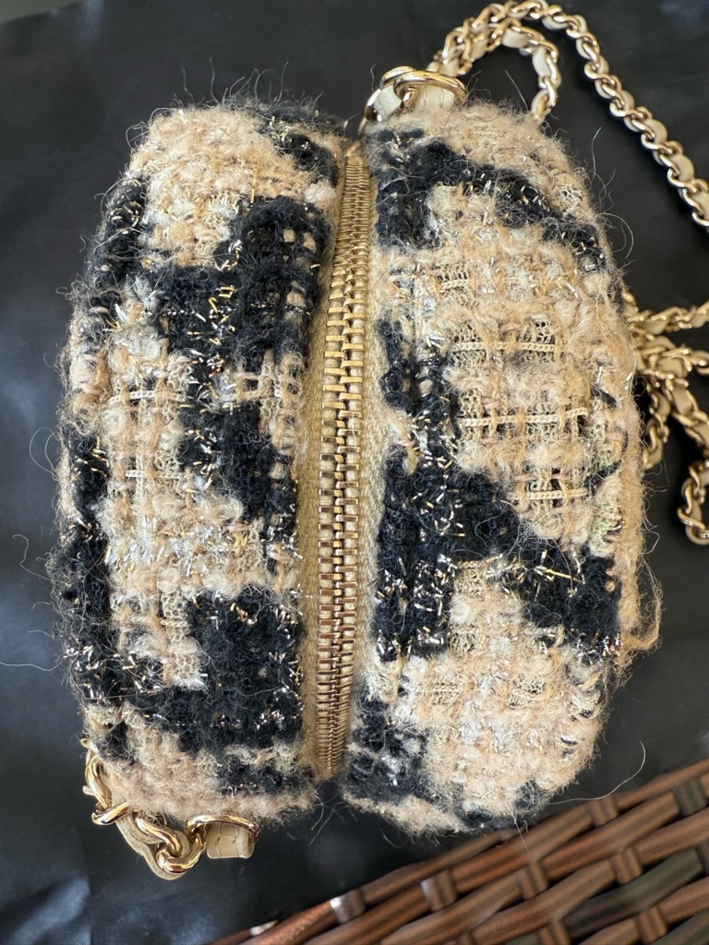 Chanel Round Purse Quilted Tweed with Shearling - Picture 3 of 11